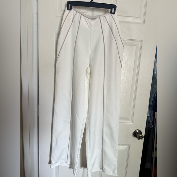 Elegant White set. Crop top and Pants - Picture 4 of 5